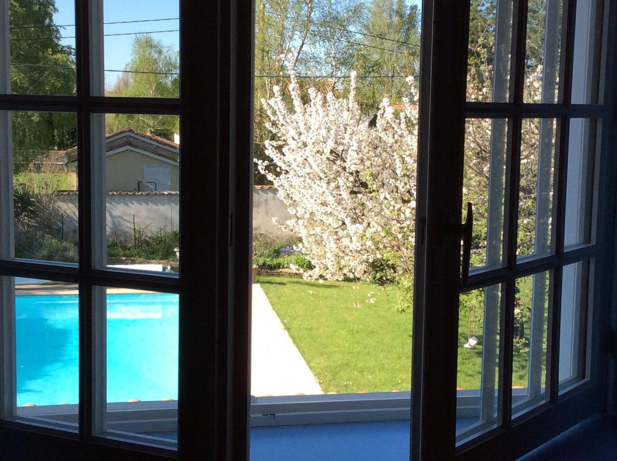Le Relais Du Grand Logis Bed & Breakfast Civrieux Eksteriør bilde