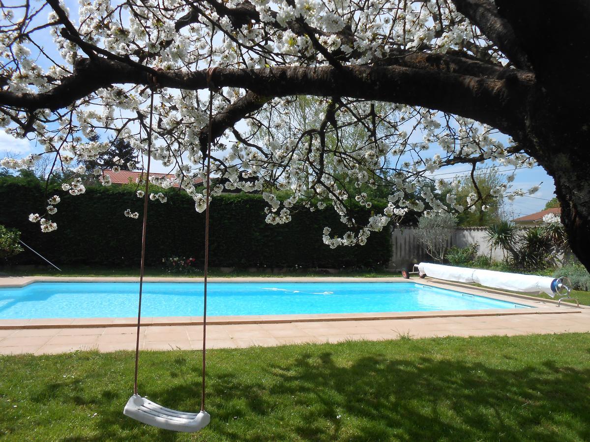Le Relais Du Grand Logis Bed & Breakfast Civrieux Eksteriør bilde
