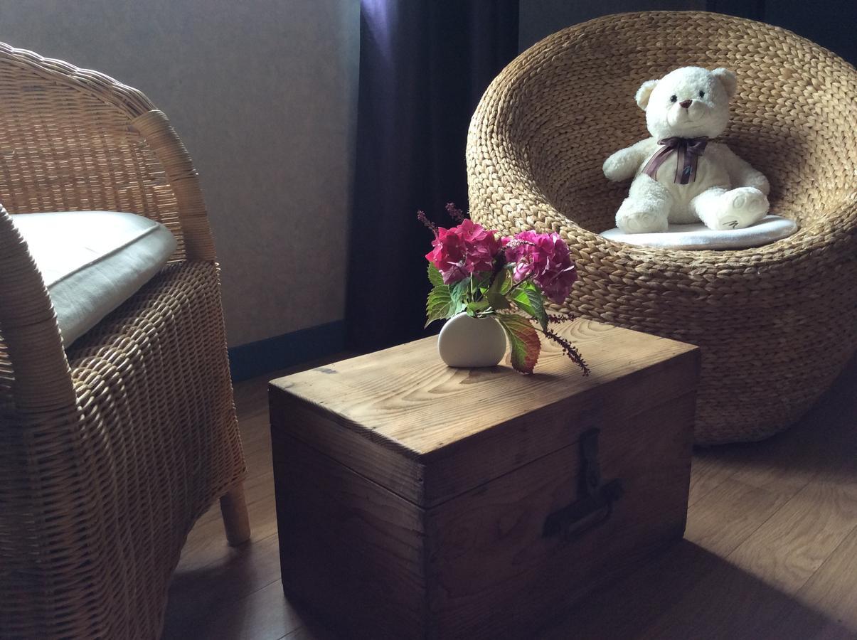 Le Relais Du Grand Logis Bed & Breakfast Civrieux Eksteriør bilde