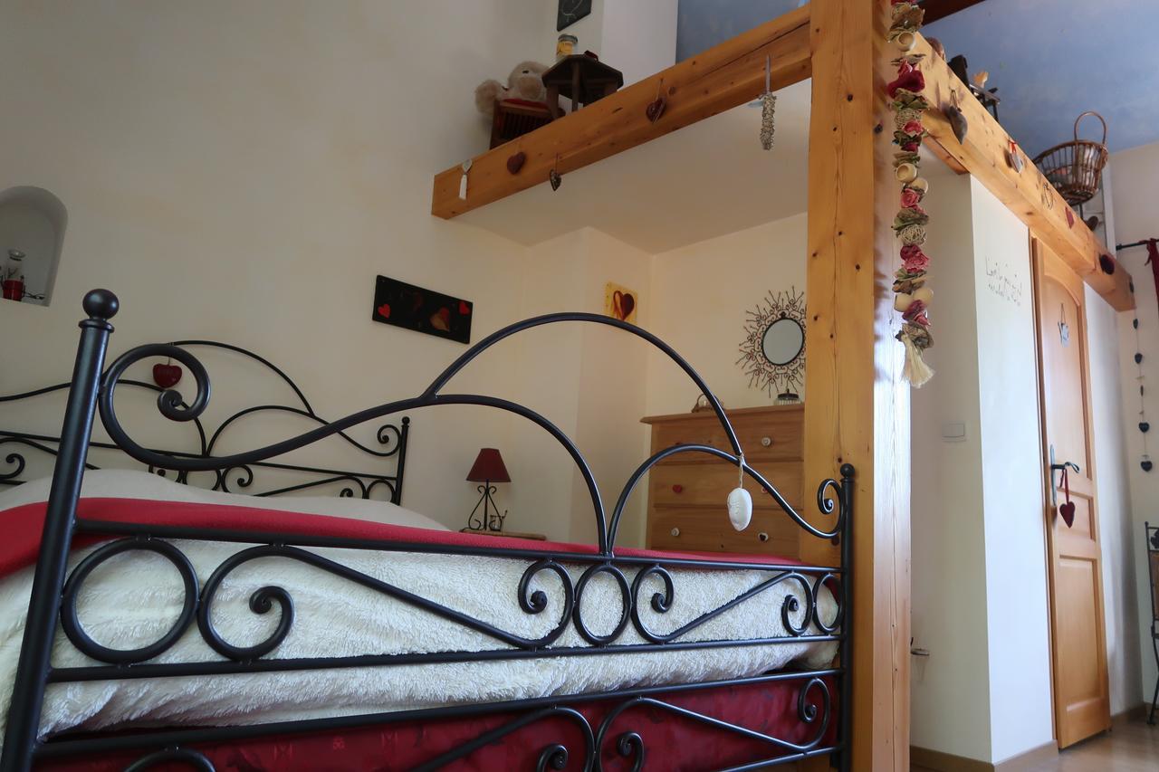 Le Relais Du Grand Logis Bed & Breakfast Civrieux Eksteriør bilde
