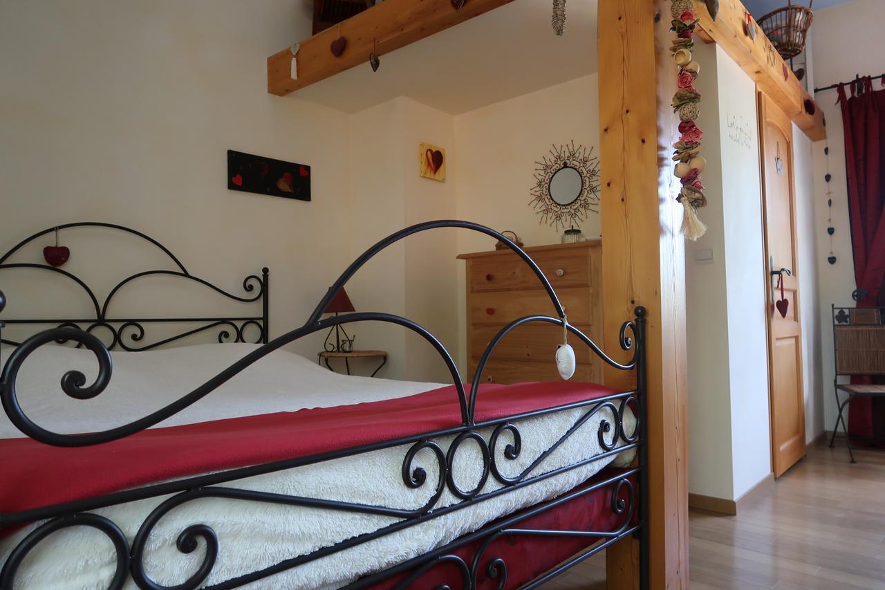 Le Relais Du Grand Logis Bed & Breakfast Civrieux Eksteriør bilde